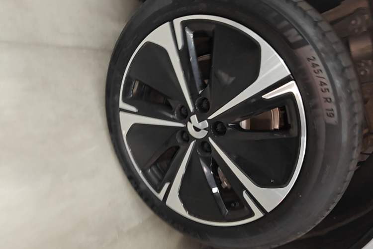 Used Nio ET5 2025 75 kWh Exterior 5