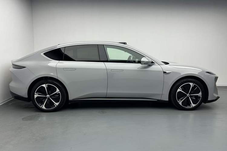Used Nio ET5 2025 75 kWh Exterior 7