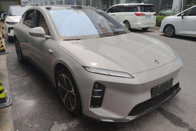 Used Nio ET5 2025 75 kWh Front Right 45 Deg