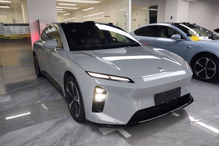 Used Nio ET5 2025 75 kWh Front Right 45 Deg