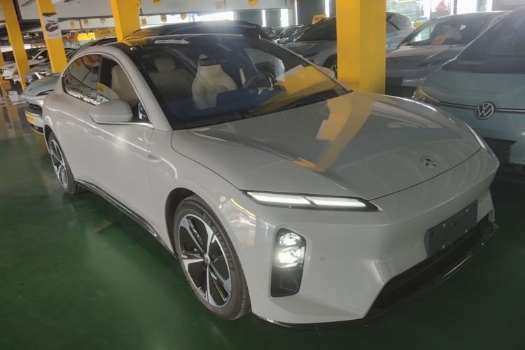 Used Nio ET5 2025 75 kWh Front Right 45 Deg
