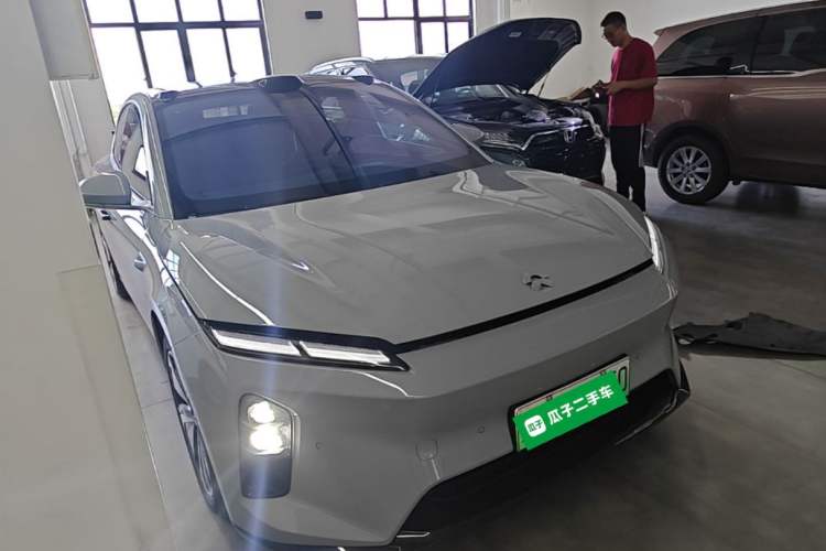 Used Nio ET5 2025 75 kWh Front Right 45 Deg