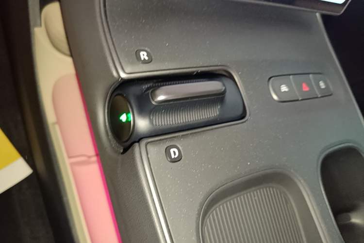 Used Nio ET5 2025 75 kWh Gear Lever