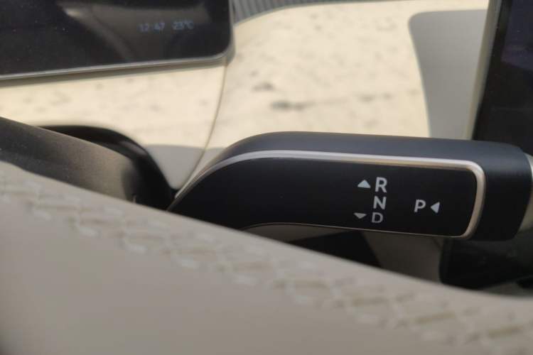 Used Nio ET5 2025 75 kWh Gear Lever