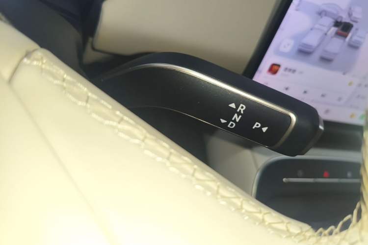 Used Nio ET5 2025 75 kWh Gear Lever