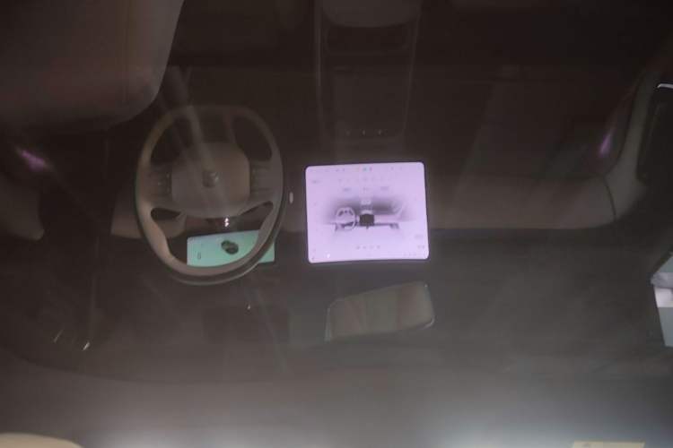 Used Nio ET5 2025 75 kWh Headliner