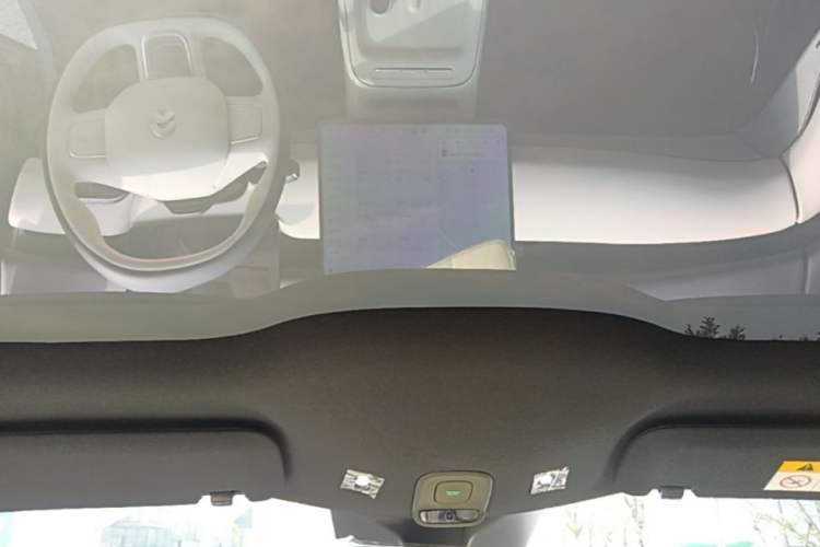 Used Nio ET5 2025 75 kWh Headliner