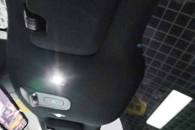 Used Nio ET5 2025 75 kWh Headliner