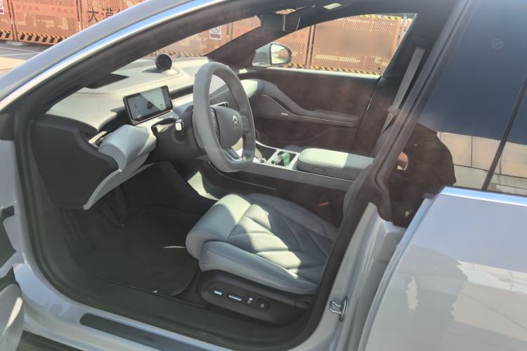 Used Nio ET5 2025 75 kWh Interior 1