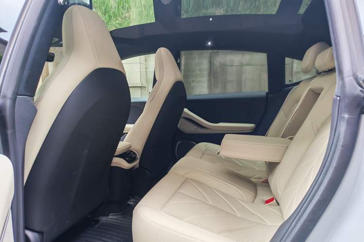 Used Nio ET5 2025 75 kWh Interior 4