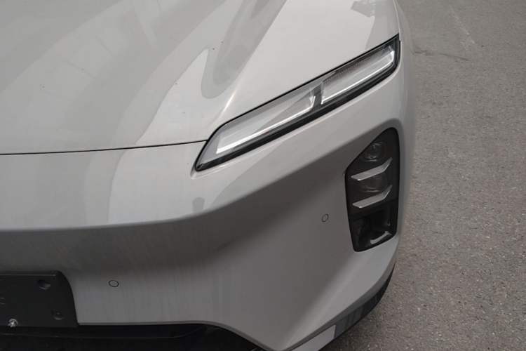Used Nio ET5 2025 75 kWh Left Front Headlight