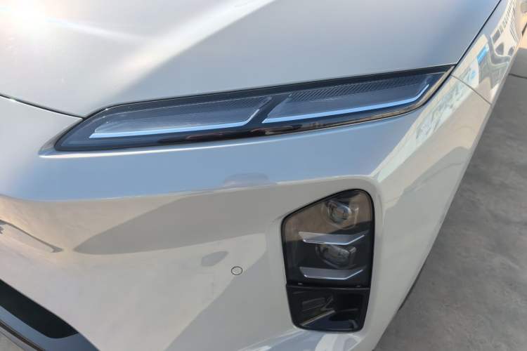 Used Nio ET5 2025 75 kWh Left Front Headlight