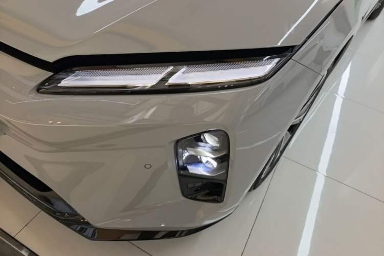 Used Nio ET5 2025 75 kWh Left Front Headlight
