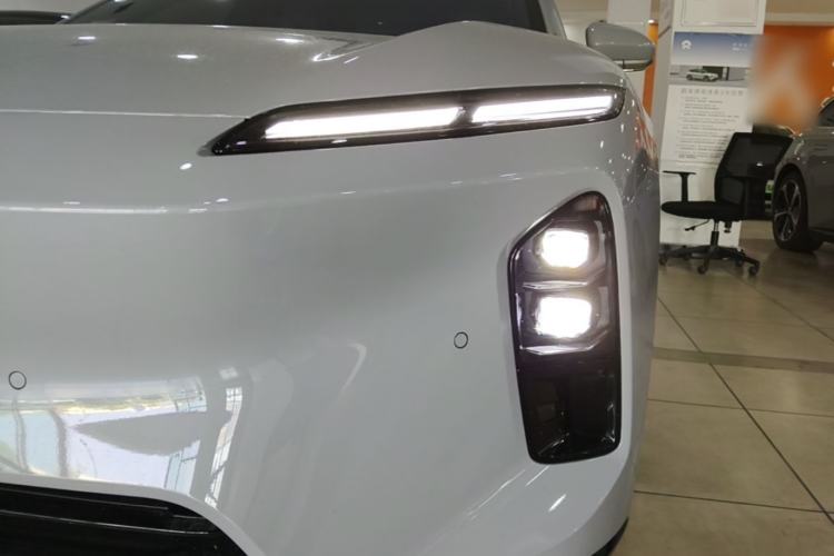 Used Nio ET5 2025 75 kWh Left Front Headlight