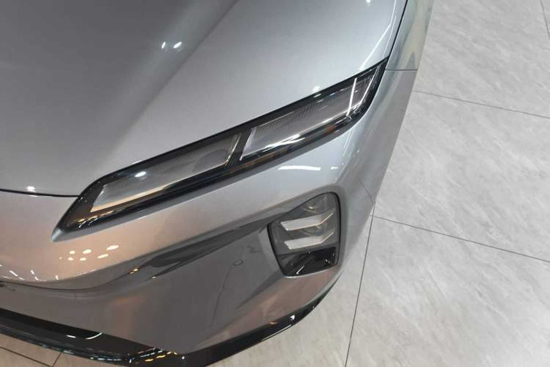 Used Nio ET5 2025 Model Champion Commemorative Edition, 75kWh Left Front Headlight