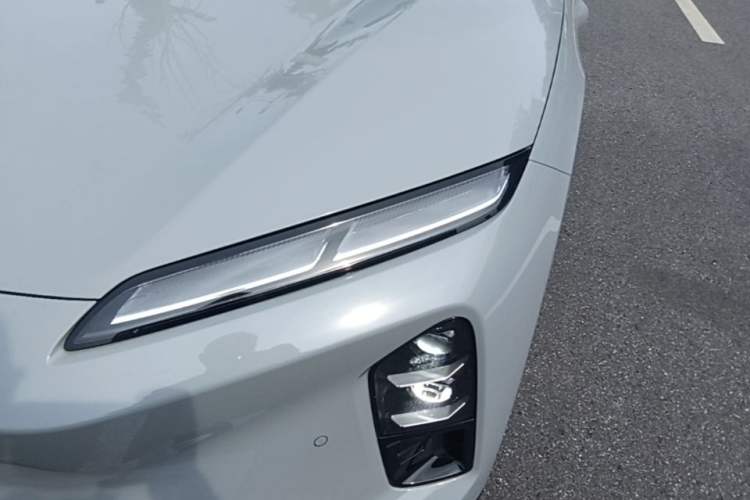 Used Nio ET5 2025 75 kWh Left Front Headlight