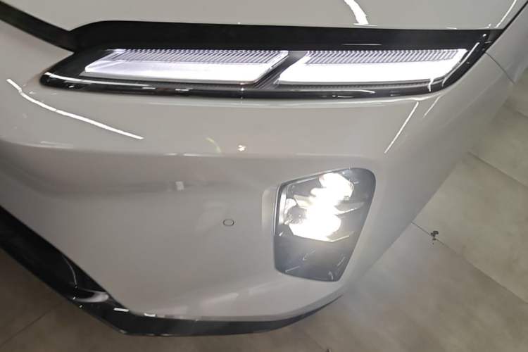 Used Nio ET5 2025 75 kWh Left Front Headlight