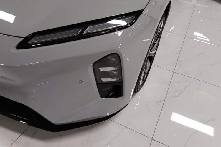 Used Nio ET5 2025 75 kWh Left Front Headlight