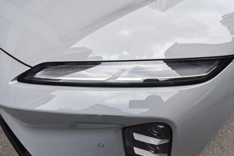 Used Nio ET5 2025 75 kWh Left Front Headlight