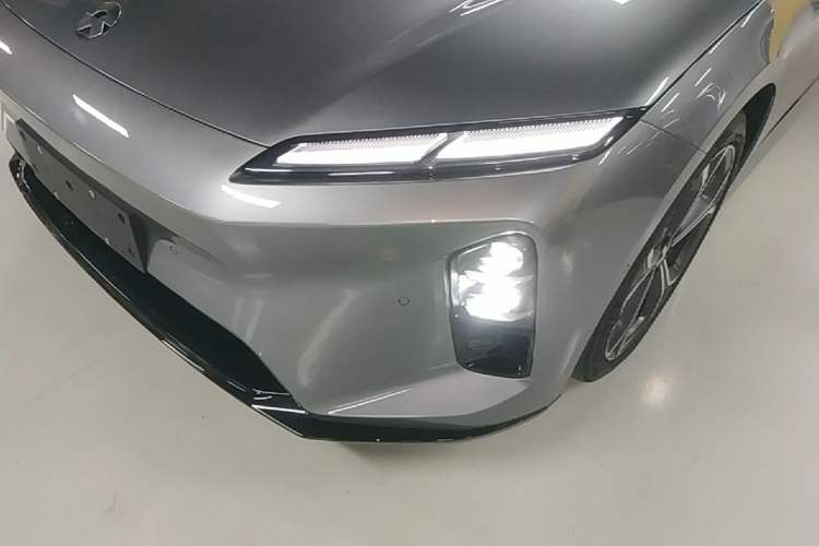 Used Nio ET5 2025 75 kWh Left Front Headlight