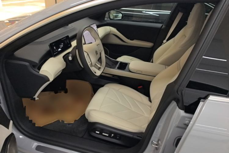 Used Nio ET5 2025 75 kWh Left Front Seat