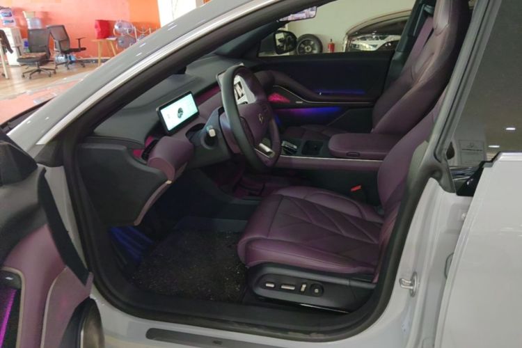 Used Nio ET5 2025 75 kWh Left Front Seat