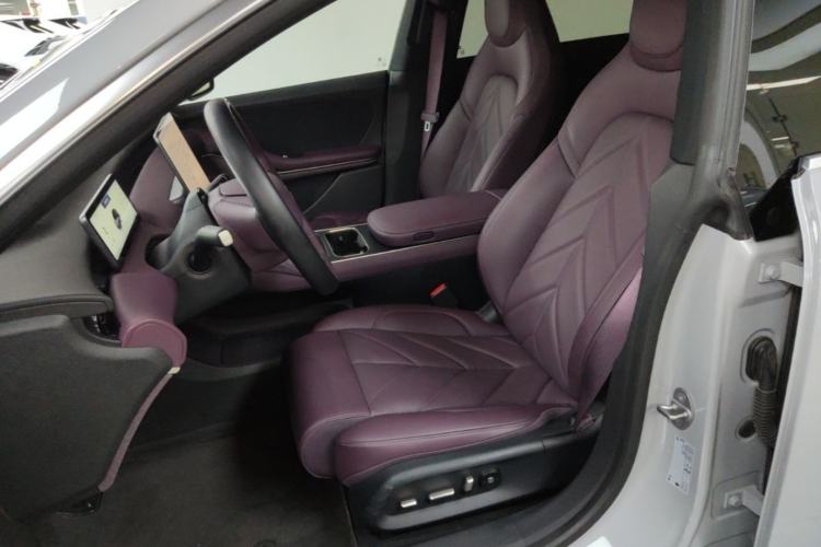 Used Nio ET5 2025 75 kWh Left Front Seat