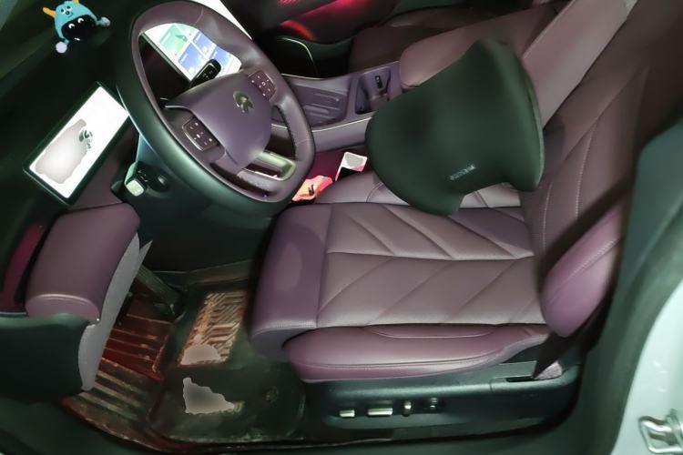 Used Nio ET5 2025 75 kWh Left Front Seat