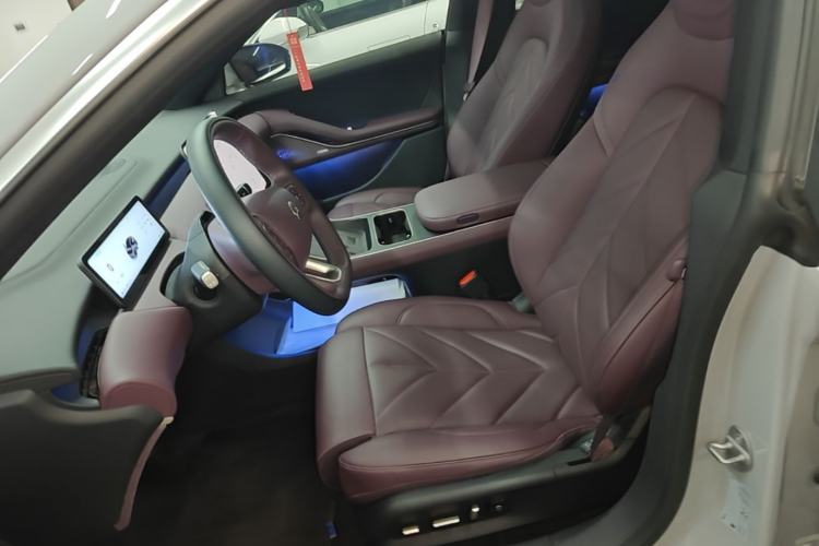 Used Nio ET5 2025 75 kWh Left Front Seat