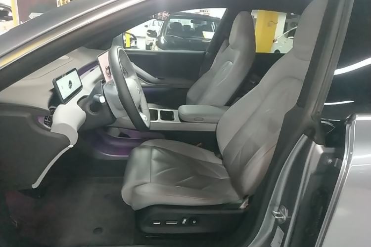 Used Nio ET5 2025 75 kWh Left Front Seat
