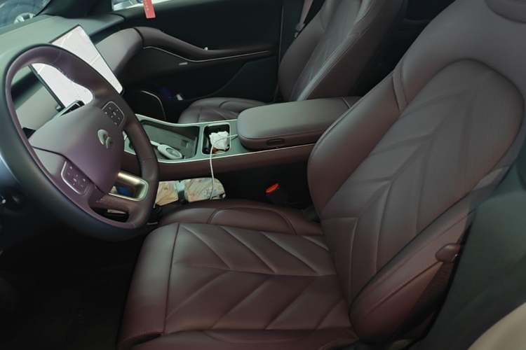 Used Nio ET5 2025 75 kWh Left Front Seat
