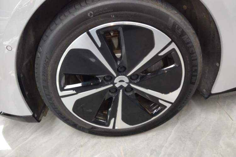 Used Nio ET5 2025 75 kWh Left Front Wheel Hub