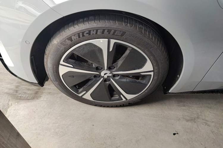 Used Nio ET5 2025 75 kWh Left Front Wheel Hub