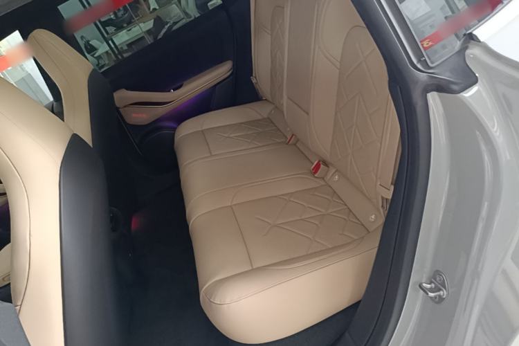 Used Nio ET5 2025 75 kWh Left Rear Seat