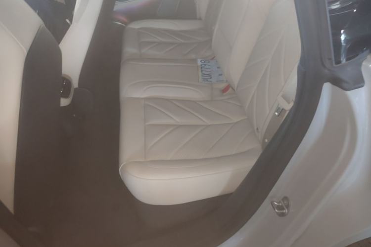 Used Nio ET5 2025 75 kWh Left Rear Seat