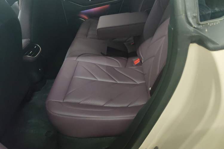 Used Nio ET5 2025 75 kWh Left Rear Seat