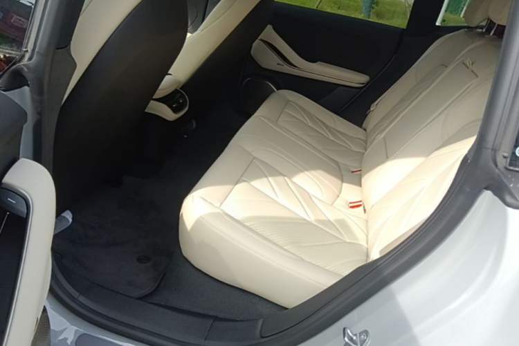 Used Nio ET5 2025 75 kWh Left Rear Seat