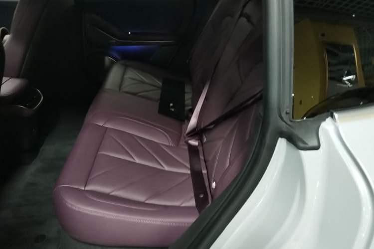 Used Nio ET5 2025 75 kWh Left Rear Seat