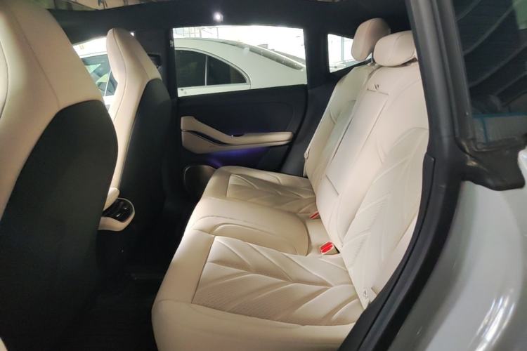 Used Nio ET5 2025 75 kWh Left Rear Seat