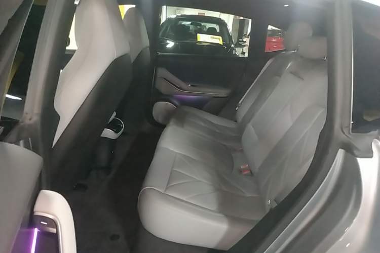 Used Nio ET5 2025 75 kWh Left Rear Seat