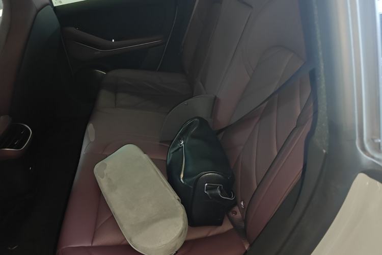 Used Nio ET5 2025 75 kWh Left Rear Seat