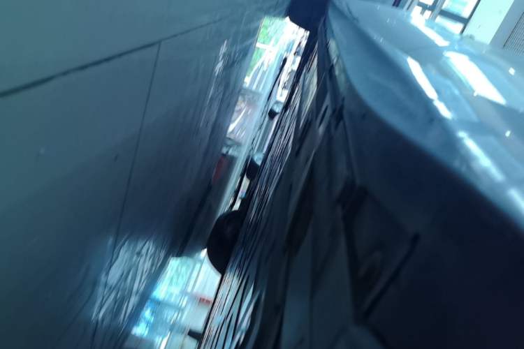 Used Nio ET5 2025 75 kWh Left Side Sill