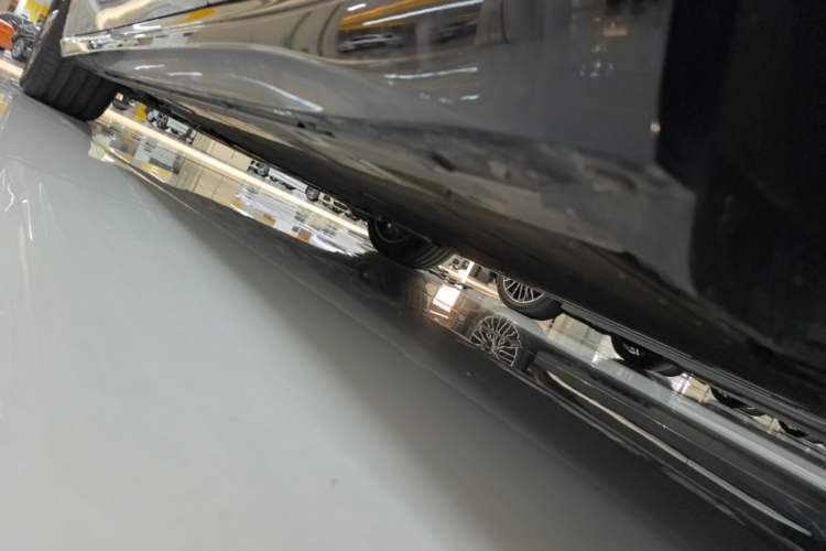 Used Nio ET5 2025 75 kWh Left Side Sill