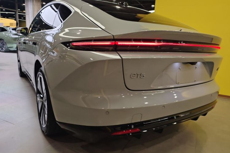 Used Nio ET5 2025 75 kWh Rear Left 45 Deg