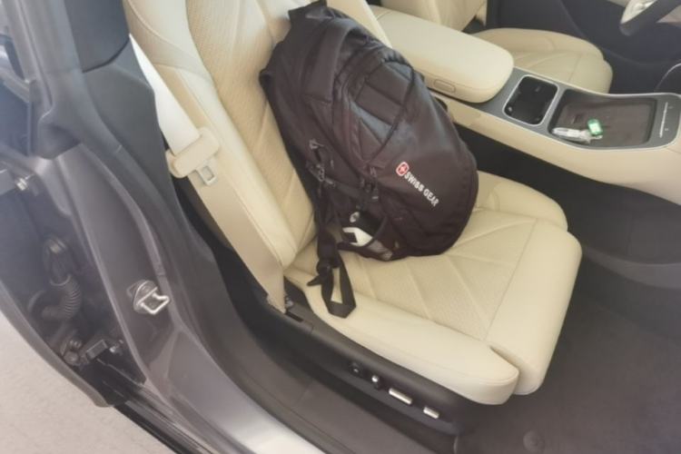 Used Nio ET5 2025 75 kWh Right Front Seat