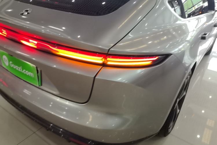 Used Nio ET5 2025 75 kWh Right Rear Taillight