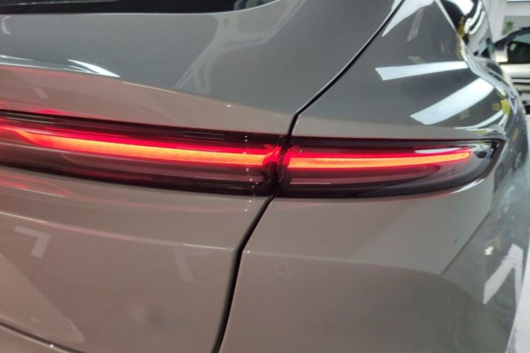 Used Nio ET5 2025 75 kWh Right Rear Taillight