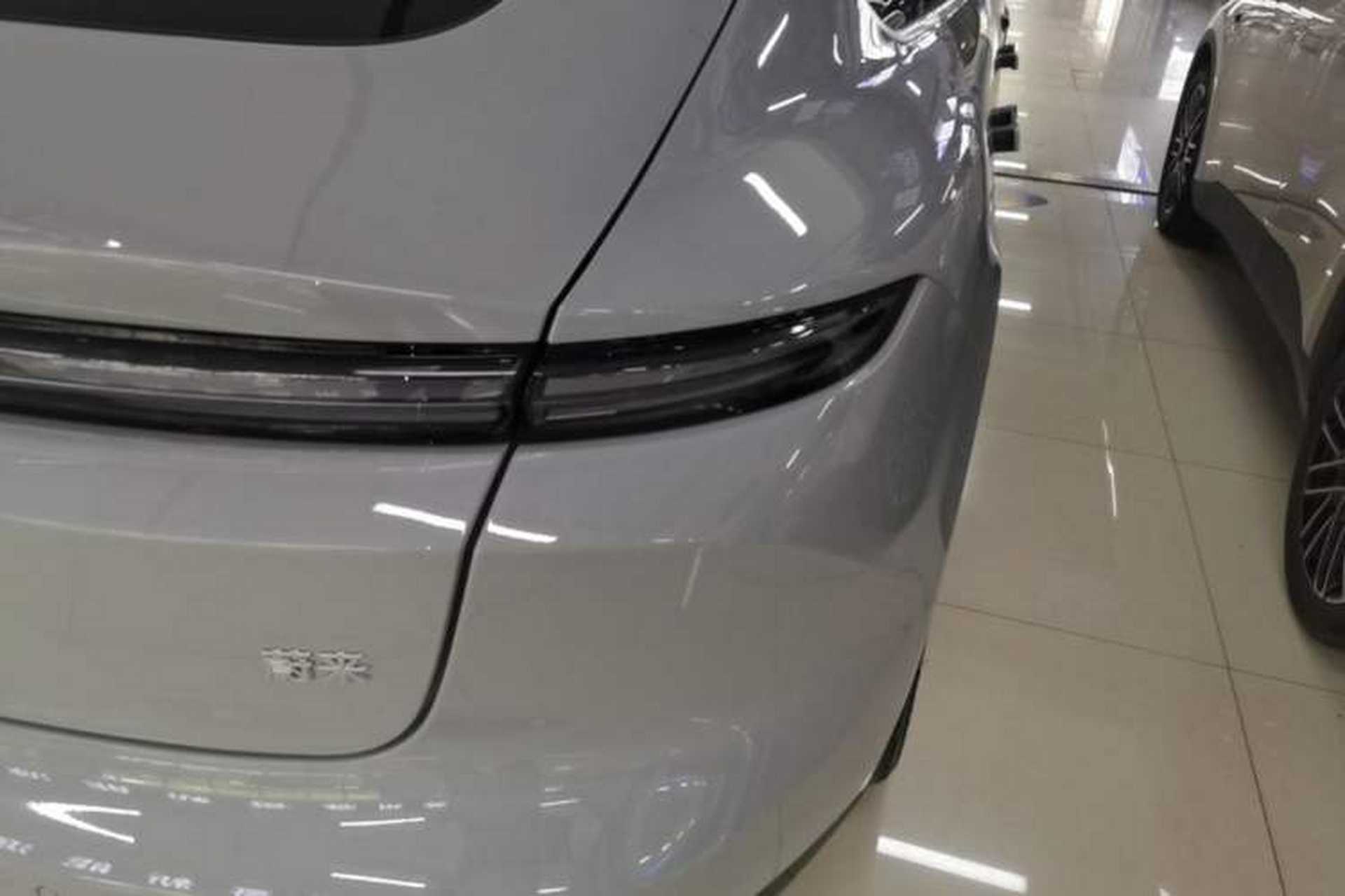 Used Nio ET5 2025 75 kWh Right Rear Taillight