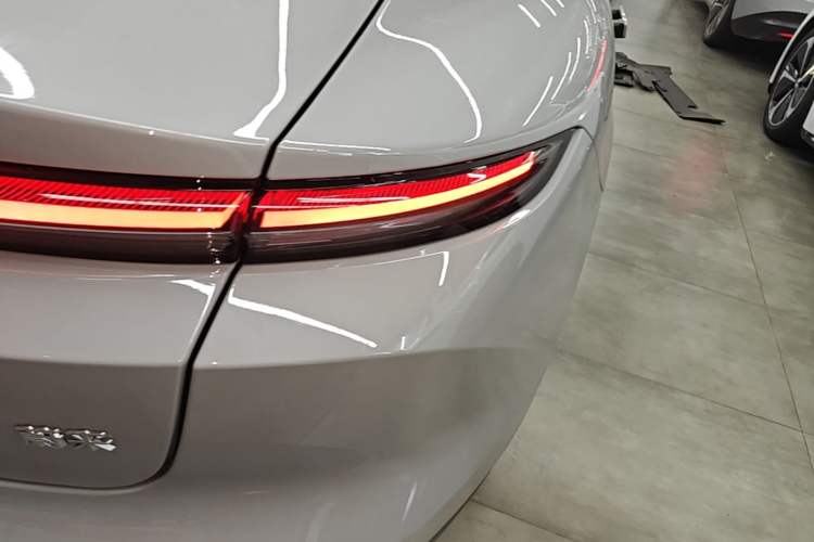 Used Nio ET5 2025 75 kWh Right Rear Taillight