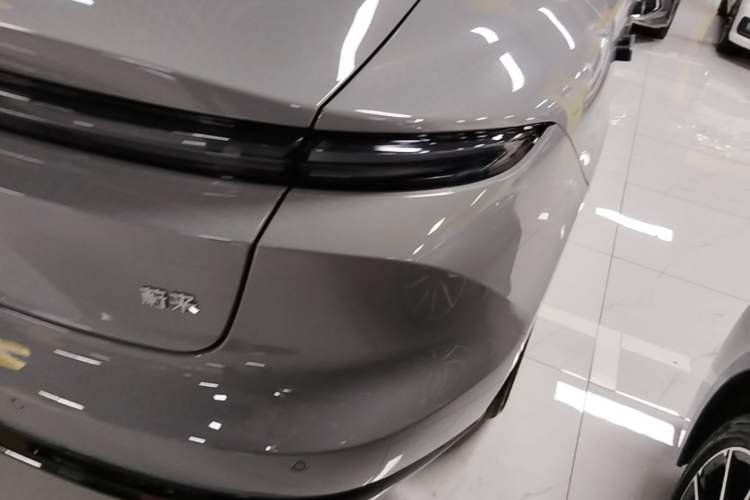 Used Nio ET5 2025 75 kWh Right Rear Taillight